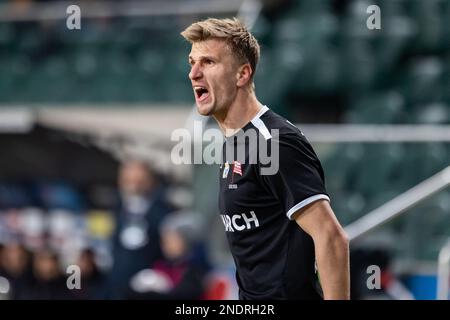 Warschau, Polen. 12. Februar 2023. Jakub Jugas von Cracovia reagiert während des Spiels der polnischen PKO Ekstraklasa League zwischen Legia Warszawa und Cracovia im Marschall Jozef Pilsudski Legia Warsaw Municipal Stadium. Endstand: Legia Warszawa 2:2 Cracovia. Kredit: SOPA Images Limited/Alamy Live News Stockfoto