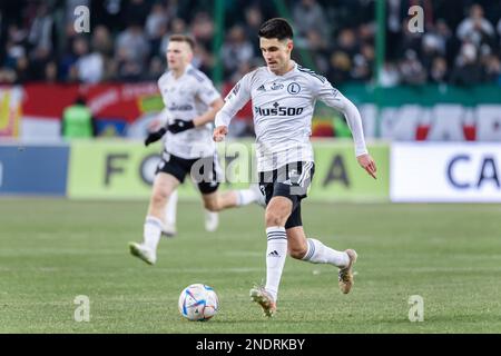 Warschau, Polen. 12. Februar 2023. Bartosz Kapustka von Legia in Aktion während des Spiels der polnischen PKO Ekstraklasa League zwischen Legia Warszawa und Cracovia im Marschall Jozef Pilsudski Legia Warsaw Municipal Stadium. Endstand: Legia Warszawa 2:2 Cracovia. (Foto: Mikolaj Barbanell/SOPA Images/Sipa USA) Guthaben: SIPA USA/Alamy Live News Stockfoto