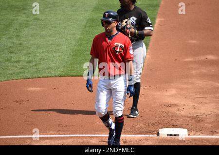 Eddie Rosario, der Left Fielder der Minnesota Twins, geht am 31. August 2017 zum Dugout im Target Field in Minneapolis. Stockfoto