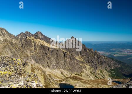 Velka Studena Dolina Tal mit Gipfeln in der Hohen Tatra in der Slowakei an einem herrlichen Tag mit klarem Himmel Stockfoto