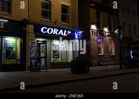 Beleuchtete KORALLENWETTEN bei Nacht am Wide Bargate Stockfoto