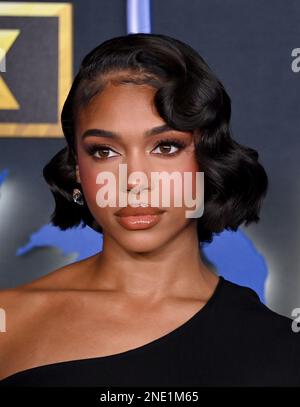 Los Angeles, USA. 15. Februar 2023. Lori Harvey trifft am 15. Februar 2023 bei der sechsten und letzten Premiere von FX's „Snowfall“ im Ted Mann Theater in Los Angeles, Kalifornien, ein. © Tammie Arroyo/AFF-USA.com Guthaben: AFF/Alamy Live News Stockfoto