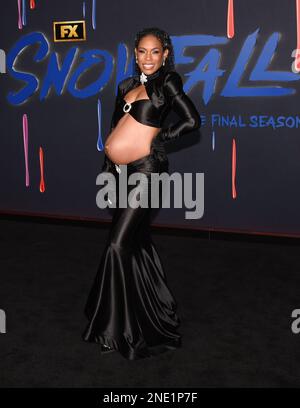 15. Februar 2023 - Burbank, Kalifornien - Angela Lewis. Red Carpet Premiere Event für die sechste und letzte Saison des „Schneefalls“ von FX im Academy Museum of Motion Pictures, Ted Mann Theater. (Kreditbild: © Billy Bennight/AdMedia via ZUMA Press Wire) NUR REDAKTIONELLE VERWENDUNG! Nicht für den kommerziellen GEBRAUCH! Stockfoto