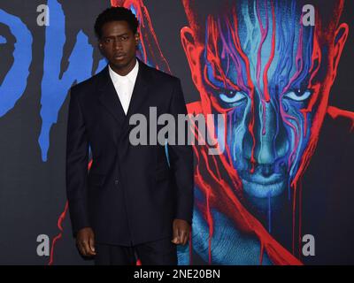 15. Februar 2023 - Burbank, Kalifornien - Damson Idris. Red Carpet Premiere Event für die sechste und letzte Saison des „Schneefalls“ von FX im Academy Museum of Motion Pictures, Ted Mann Theater. (Kreditbild: © Billy Bennight/AdMedia via ZUMA Press Wire) NUR REDAKTIONELLE VERWENDUNG! Nicht für den kommerziellen GEBRAUCH! Stockfoto