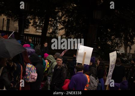 Bristol, Großbritannien. 16. Februar 2023. Union of Colleges and Universities versammeln sich vor den Victoria Rooms in Clifton, Bristol. Kredit: J.B. Coll/Alamy Live News Stockfoto