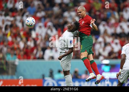 LUSAIL CITY, KATAR - 06. DEZEMBER: Pepe während der FIFA Weltmeisterschaft Katar 2022. Runde des 16-Spiels zwischen Portugal und der Schweiz im Lusail Stadium am 6. Dezember 2022 in Lusail City, Katar. (Foto von MB Media) Stockfoto