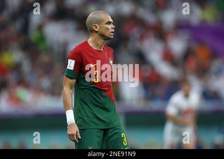 LUSAIL CITY, KATAR - 06. DEZEMBER: Pepe während der FIFA Weltmeisterschaft Katar 2022. Runde des 16-Spiels zwischen Portugal und der Schweiz im Lusail Stadium am 6. Dezember 2022 in Lusail City, Katar. (Foto von MB Media) Stockfoto