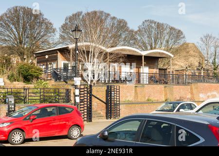 Café Sunshine, Diamond Jubilee Gardens, Water Lane, Twickenham, TW1, London, England, Großbritannien Stockfoto