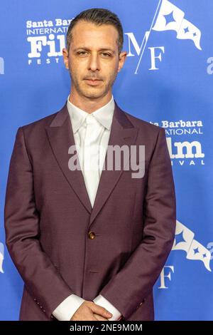 Jeremy Strong kommt am 15. Februar 2023 beim Santa Barbara International Film Festival 2023 an und erhält den Virtuosos Award im Arlington Theatre in Santa Barbara, Kalifornien. (Foto: Rod Rolle/Sipa USA) Stockfoto