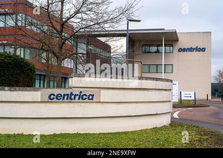 Windsor, Berkshire, Großbritannien. 16. Februar 2023. Die Zentrale von Centrica in Dedworth, Windsor, Berkshire. Centrica, die Eigentümerin von British Gas, hat heute Gewinne in Höhe von 3,3bn Millionen Pfund für 2022 angekündigt, was mehr als das Dreifache des Gewinns ist, den das Unternehmen 2021 erzielte. In einer Zeit, in der das Vereinigte Königreich eine Krise der Lebenshaltungskosten durchlebt und die Preise für Versorgungsleistungen in die Höhe schnellen, fordern viele die Regierung auf, Energiekonzerne weiter auf ihre enormen Gewinne zu besteuern. Kredit: Maureen McLean/Alamy Live News Stockfoto