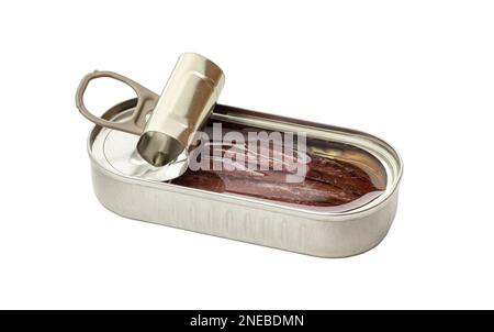 Offene Dose Sardellenfilet in Öl, isoliert auf weißem Hintergrund. Mit Beschneidungspfad Stockfoto