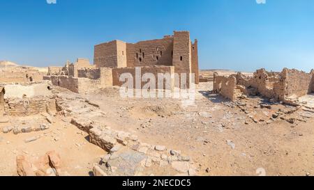 Assuan, Ägypten; 15. Februar 2023 - das Kloster St. Simeon, Assuan, Ägypten. Stockfoto