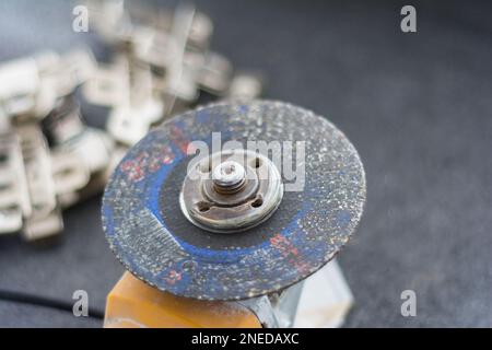 Nahaufnahme einer elektrischen Säge Stockfoto
