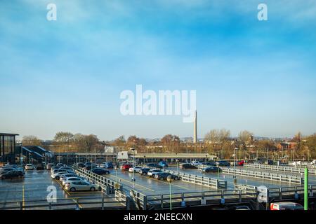 Stadtbild von Northampton über blauem Himmel in england, großbritannien. Stockfoto