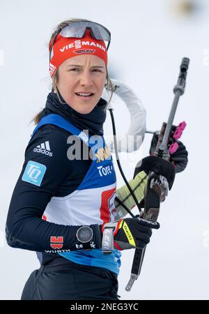 Oberhof, Deutschland. 16. Februar 2023. Biathlon: Weltmeisterschaft, Individual Relay, Gemischt. Sophia Schneider aus Deutschland schießt am Anfang. Kredit: Hendrik Schmidt/dpa/Alamy Live News Stockfoto