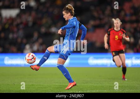 Stadium MK, Milton Keynes, Großbritannien. 16. Februar 2023. Arnold Clark Cup Fußball, Italien gegen Belgien; Cristiana Girelli von Italien Kredit: Action Plus Sports/Alamy Live News Stockfoto