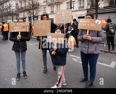 Paris, Frankreich - 02 11 2023: Streik. Demonstration in Paris gegen das Rentenreformprojekt Stockfoto