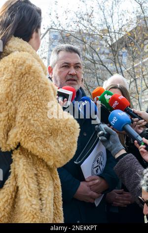 Der Präsident von Federación Profesional del Taxi de Madrid, Julio Sanz, wird befragt. Der Verband der professionellen Taxis von Madrid (Federación Profe Stockfoto