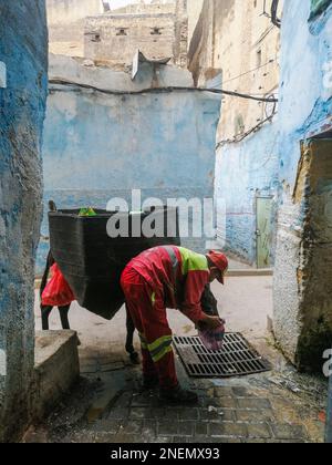 Marokko, Fes, Sammlung kommunaler Abfälle Stockfoto