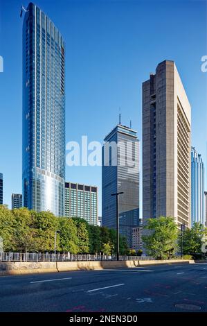 Ein Wolkenkratzergarten: (l bis r) 1 Dalton, Sheraton Hotel Boston, Prudential Tower, 177 Huntington, 111 Huntington. Stockfoto