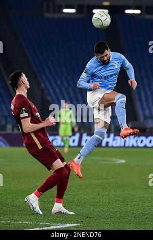 Rom, Italien. 16. Februar 2023. Ermal Krasniqi von CFR Cluj und Elseid Hysaj von SS Lazio während des Fußballspiels der Conference League zwischen SS Lazio und CFR Cluj im Olimpico-Stadion in Roma (Italien), Februar 16. 2023. Foto Andrea Staccioli/Insidefoto Credit: Insidefoto di andrea staccioli/Alamy Live News Stockfoto