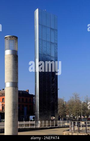 Wasserspiele im Wasserturm / Skulpturen / Springbrunnen auch als Torchwood Tower nach der Fernsehsendung verkündet. Cardiff. Am 2023. Februar. Im Winter. William Pye Stockfoto