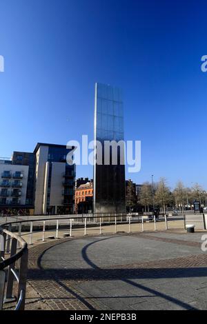 Wasserspiele im Wasserturm / Skulptur / Fontäne Cardiff. Am 2023. Februar. Im Winter. William Pye Stockfoto