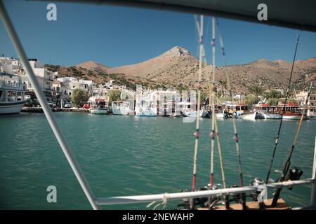 Angelruten und Angelruten in Eloundas, Kreta, Griechenland Stockfoto