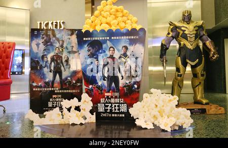 SHANGHAI, CHINA - 16. FEBRUAR 2023 - Ant-man and the Wasp: Quantumania Poster im Kino in Shanghai, China, 16. Februar 2023. Ameise-Ma Stockfoto