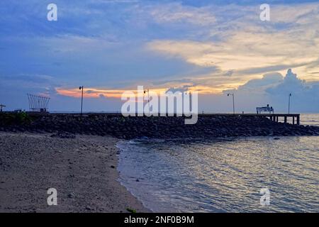 Anyer Beach im Mambruk Hotel and Resort, Anyer, Banten, Indonesien Stockfoto