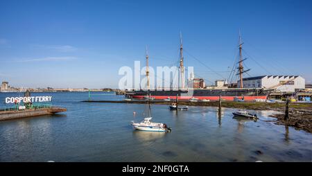 das museumsschiff HMS Warrior in der historischen Werft von Portsmouth war die erste dampfbetriebene Panzerfregat der Royal Navy in Hampshire, Südostengland Stockfoto