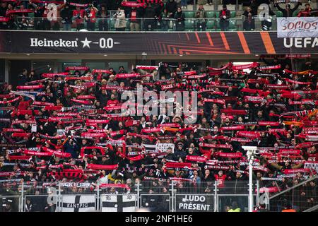 Warschau, Polen. 16. Februar 2023. Fans von Rennes werden beim Spiel der UEFA Europa League mit 2022/23 1. Beinen zwischen Shakhtar Donetsk und dem FC Stade Rennais im Marshal Jozef Pilsudski Municipal Stadium der Legia Warschau gesehen. Endstand: Shakhtar Donetsk 2:1 Rennes. Kredit: SOPA Images Limited/Alamy Live News Stockfoto