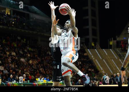 PalaAlpitour, Turin, Italien, 16. Februar 2023, Semaj Christon (BERTRAM YACHTEN DERTHONA TORTONA) während der Finale der letzten acht Viertel - Derthona Torto Stockfoto