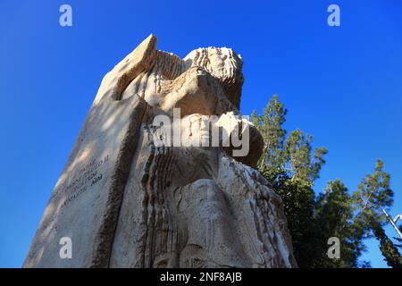 Das Buch der Liebe, Statue am Eingang zum Mose Memorialbereich, Berg Nebo, Mount Nebo, Abarim Gebirge, Jordanien / The Book of Love, am Eingang Stockfoto