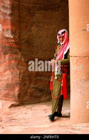 Wächter, verlassene Felsenstadt Petra, al-Batra, Hauptstadt des Reiches der Nabatäer, Jordanien, UNESCO-Weltkulturerbe/Garde, verlassene Felsstadt Stockfoto