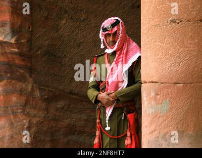 Wächter, verlassene Felsenstadt Petra, al-Batra, Hauptstadt des Reiches der Nabatäer, Jordanien, UNESCO-Weltkulturerbe/Garde, verlassene Felsstadt Stockfoto