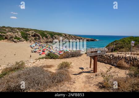 Calamosche, eine wunderschöne sandige Bucht im Vendicari Naturschutzgebiet, zwischen Noto und Marzamemi, Sizilien, Italien. Stockfoto