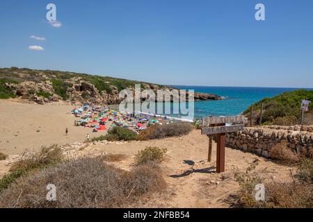 Calamosche, eine wunderschöne sandige Bucht im Vendicari Naturschutzgebiet, zwischen Noto und Marzamemi, Sizilien, Italien. Stockfoto