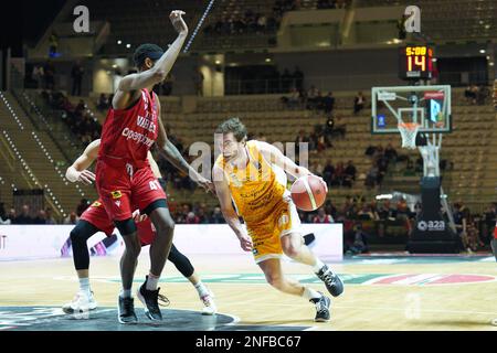 Turin, Italien. 15. Februar 2023. CARPEGNA HAM PESARO vs. OPENJOBMETIS VARESE, Turin, 15. Februar 2023, auf dem Foto Jon Axel Gudmundsson (CARPEGNA PROSCIUTTO PESARO) Editorial Usage Only Credit: Independent Photo Agency/Alamy Live News Stockfoto