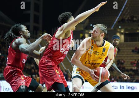 Turin, Italien. 15. Februar 2023. CARPEGNA HAM PESARO vs. OPENJOBMETIS VARESE, Turin, 15. Februar 2023, auf dem Foto Vasilis Charalampopoulos (CARPEGNA PROSCIUTTO PESARO) Editorial Usage Only Credit: Independent Photo Agency/Alamy Live News Stockfoto