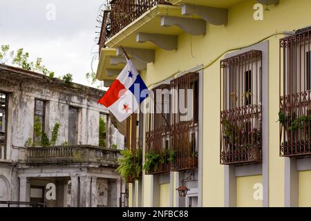 In Casco Viejo, dem historischen Sektor von Panama-Stadt, Panama, wurden viele der Gebäude in der Ära des französischen Kanals gebaut und zeigen den französischen Einfluss in Stockfoto