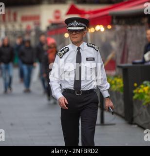 London, England, Großbritannien. 17. Februar 2023. Polizeichef der Metropolis Sir MARK ROWLEY wird im Zentrum von London gesehen, nach einem Interview im LBC-Radio mit Nick Ferrari. (Kreditbild: © Tayfun Salci/ZUMA Press Wire) NUR REDAKTIONELLE VERWENDUNG! Nicht für den kommerziellen GEBRAUCH! Stockfoto