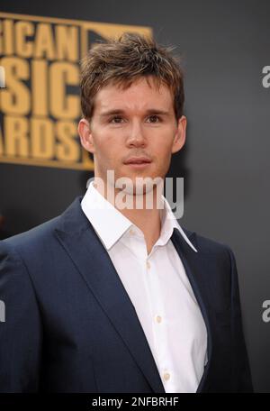Ryan Kwanten arrives at the American Music Awards in Los Angeles on Sunday, Nov. 23, 2008. (AP Photo/Evan Agostini)