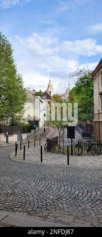 Eine gepflasterte Straße von Montmartre. Paris, Frankreich. Stockfoto