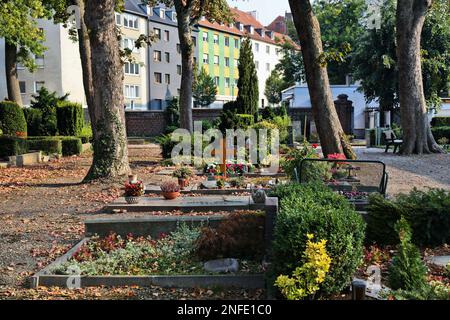 HAGEN, DEUTSCHLAND - 16. SEPTEMBER 2020: Friedhof in der Stadt Hagen. Hagen ist die 16. Größte Stadt in Nordrhein-Westfalen. Stockfoto