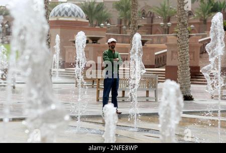 Bild ©lizenziert für Parsons Media. 02/07/2008. Abu Dhabi, Vereinigte Arabische Emirate. Amador Braojos-Portrait. Porträt von Amador Braojos im Emirates Palace Bild von Andrew Parsons/Parsons Media Stockfoto