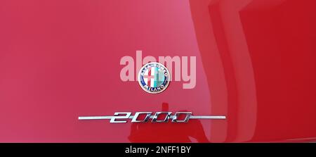 Alfa Romeo 2000 Milano Car Logo, Maskottchen, Motorhaubenschmuck, Motorhaubenschmuck, Kühlerdeckel, Motormaskottchen, Autozeichen Stockfoto