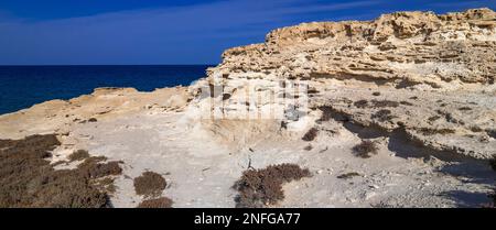 Alte fossile Düne, Oolithen, Los Escullos, Naturpark Cabo de Gata-Níjar, UNESCO-Biosphärenreservat, Klimaregion der heißen Wüste, Almería, Andalucía, Stockfoto