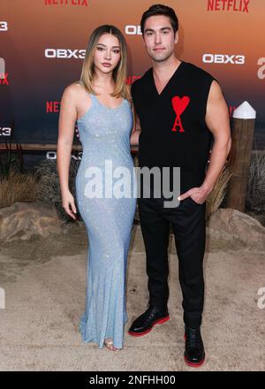 Westwood, Usa. 16. Februar 2023. WESTWOOD, LOS ANGELES, KALIFORNIEN, USA - FEBRUAR 16: Madelyn Cline und Austin North treffen am 16. Februar 2023 auf der Premiere von Netflix „Outer Banks“ in Los Angeles ein, die am 3. Februar im Regency Village Theatre in Westwood, Los Angeles, Kalifornien, USA stattfindet. (Foto: Xavier Collin/Image Press Agency) Kredit: Image Press Agency/Alamy Live News Stockfoto