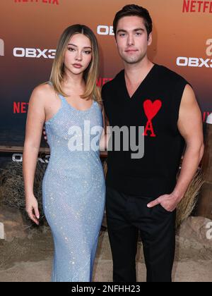 Westwood, Usa. 16. Februar 2023. WESTWOOD, LOS ANGELES, KALIFORNIEN, USA - FEBRUAR 16: Madelyn Cline und Austin North treffen am 16. Februar 2023 auf der Premiere von Netflix „Outer Banks“ in Los Angeles ein, die am 3. Februar im Regency Village Theatre in Westwood, Los Angeles, Kalifornien, USA stattfindet. (Foto: Xavier Collin/Image Press Agency) Kredit: Image Press Agency/Alamy Live News Stockfoto